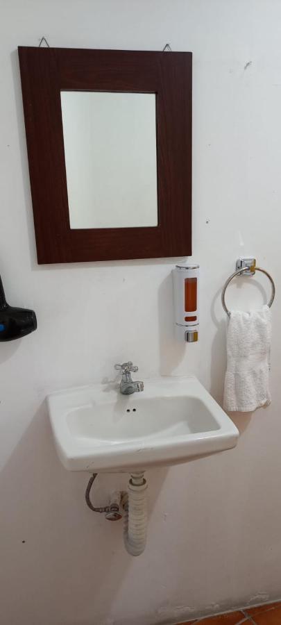 Global Airport Inn Free Shuttle Guatemala City Bagian luar foto