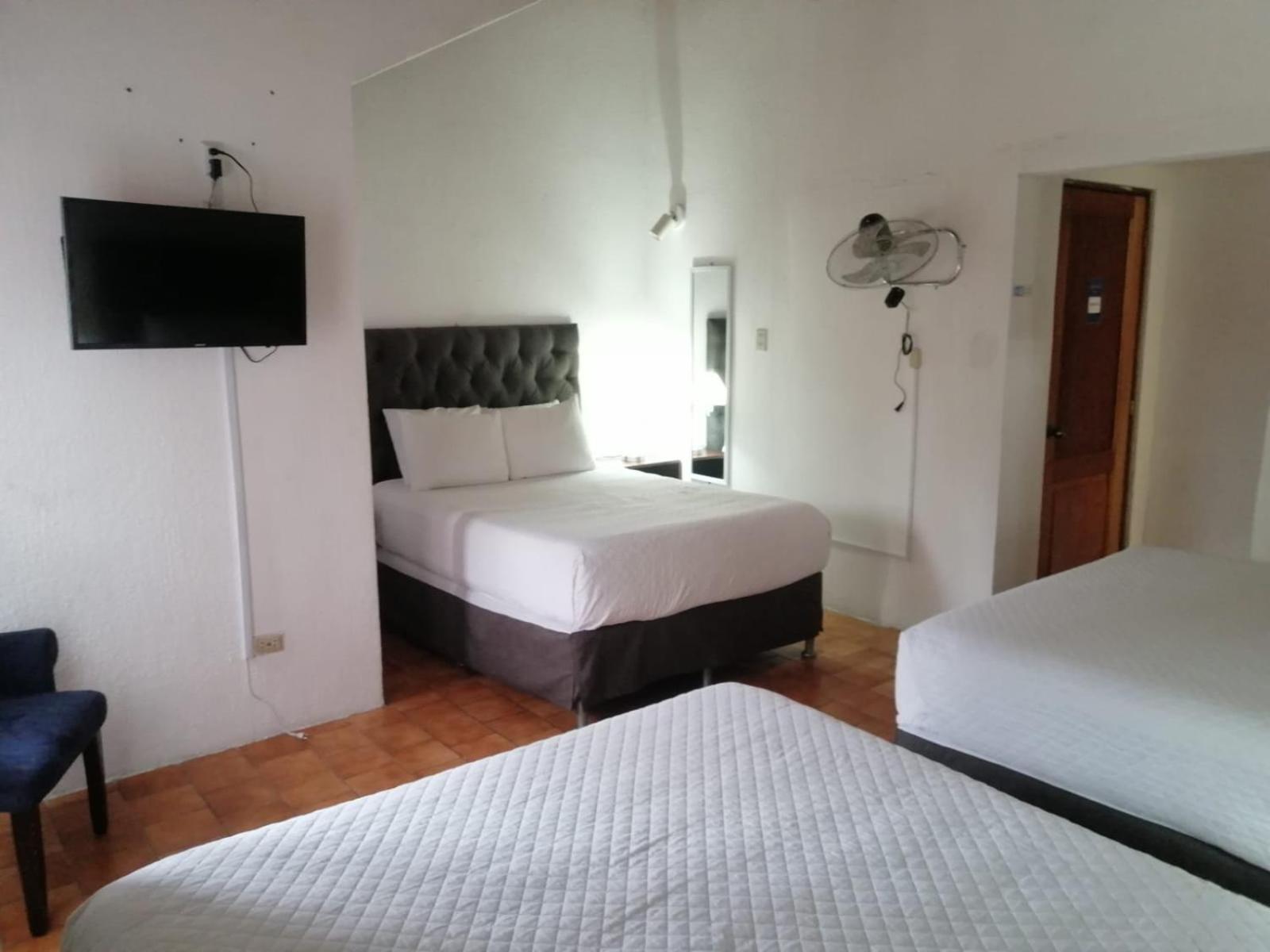 Global Airport Inn Free Shuttle Guatemala City Bagian luar foto