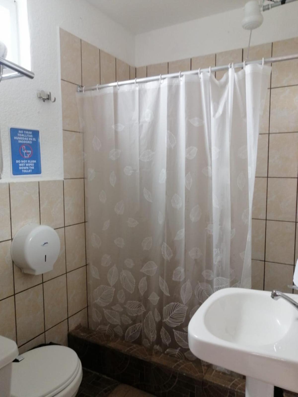 Global Airport Inn Free Shuttle Guatemala City Bagian luar foto